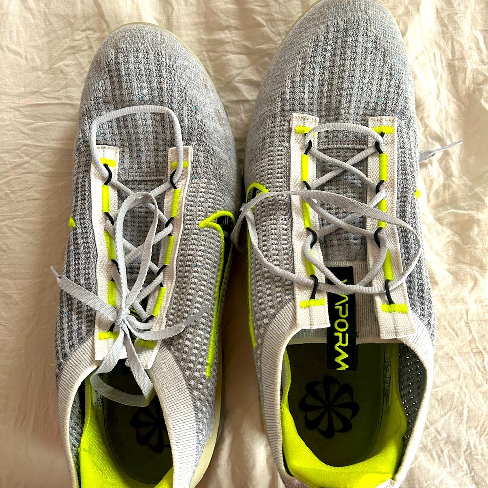 Nike air max, like new. Very lightly worn.